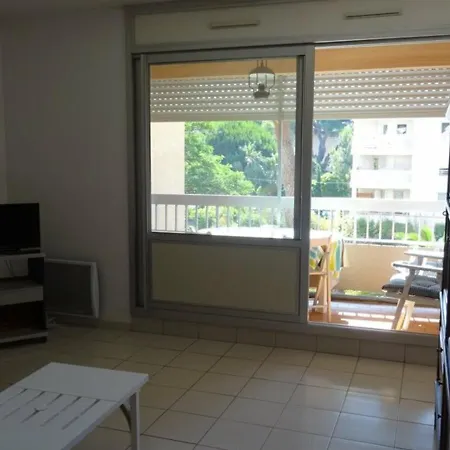 Appartement Hyeres, 2 Pieces, 4 Personnes - Fr-1-335-80 Апартаменты